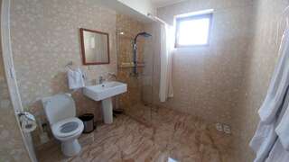 Апарт-отели Cross Apartments and Tours Ереван Семейный номер с балконом-11